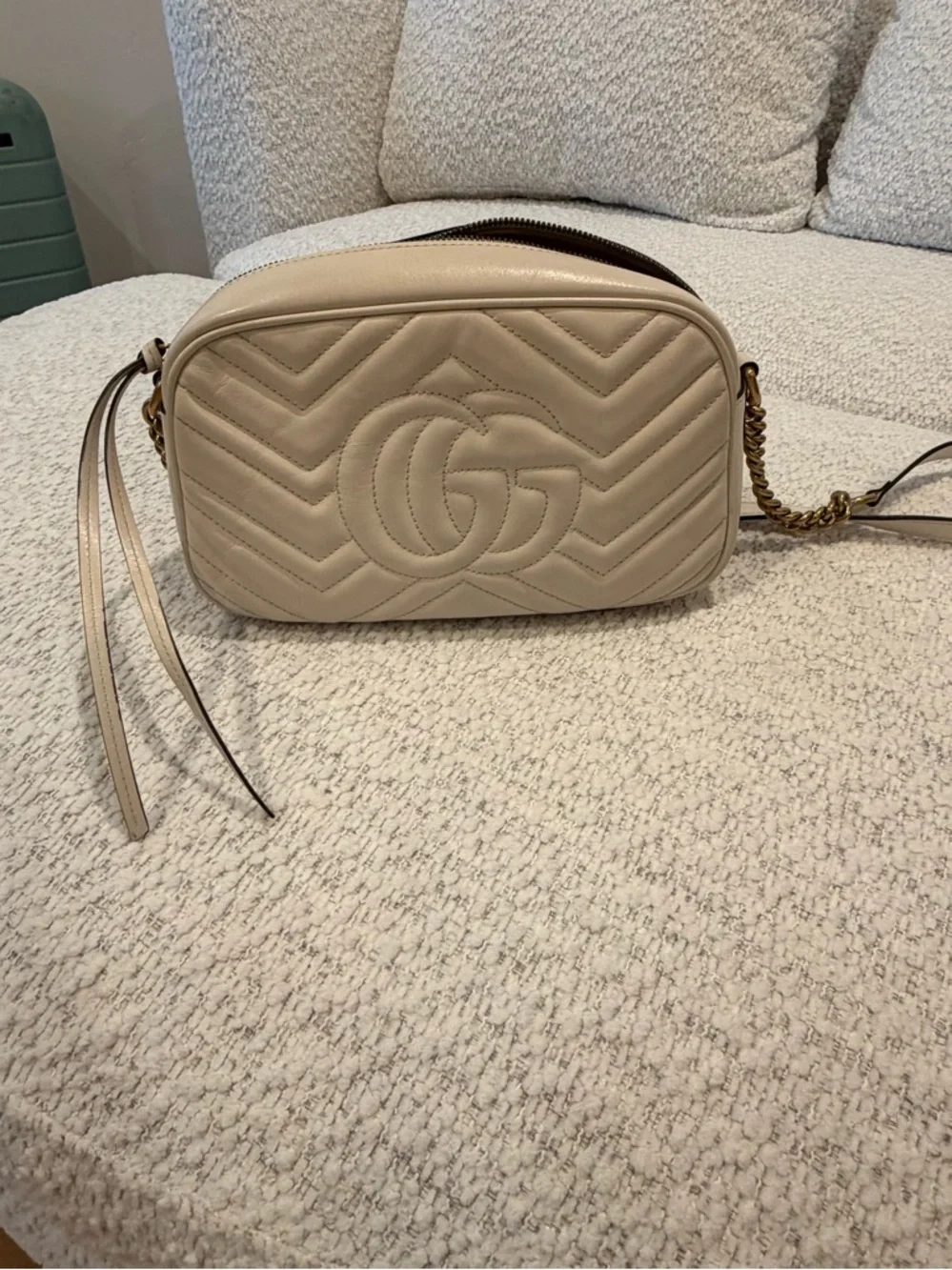 Gucci Cream Matelassé GG Marmont Crossbody Bag - Picture 2 of 4